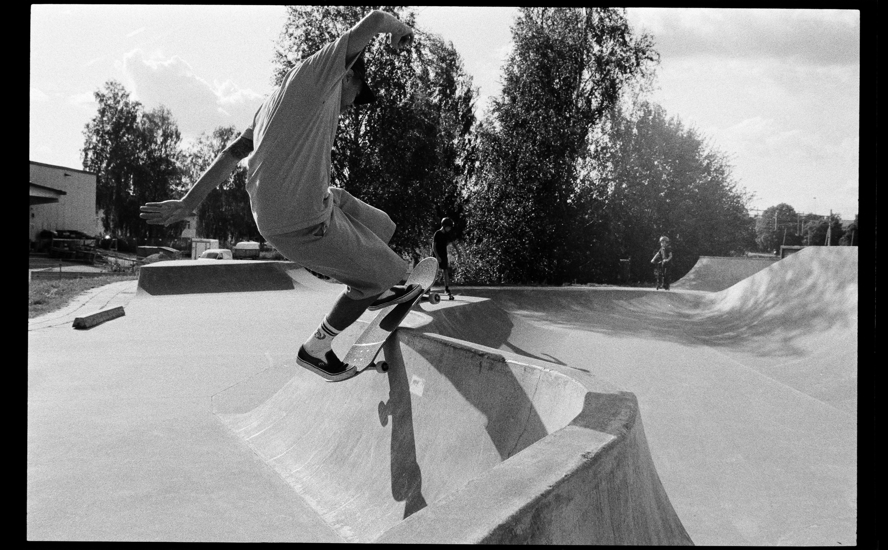 skateboard Frontside rock n roll